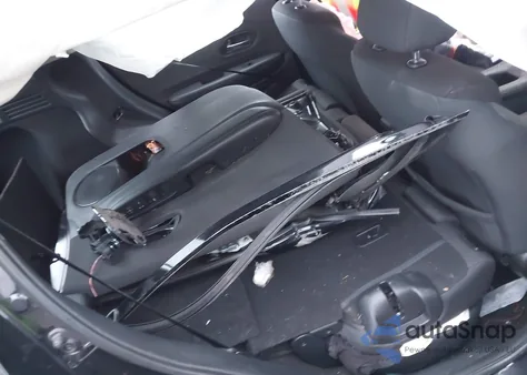 2019 Honda Hr-V Lx z USA, uszkodzony, nr VIN 3CZRU6H35KG723820